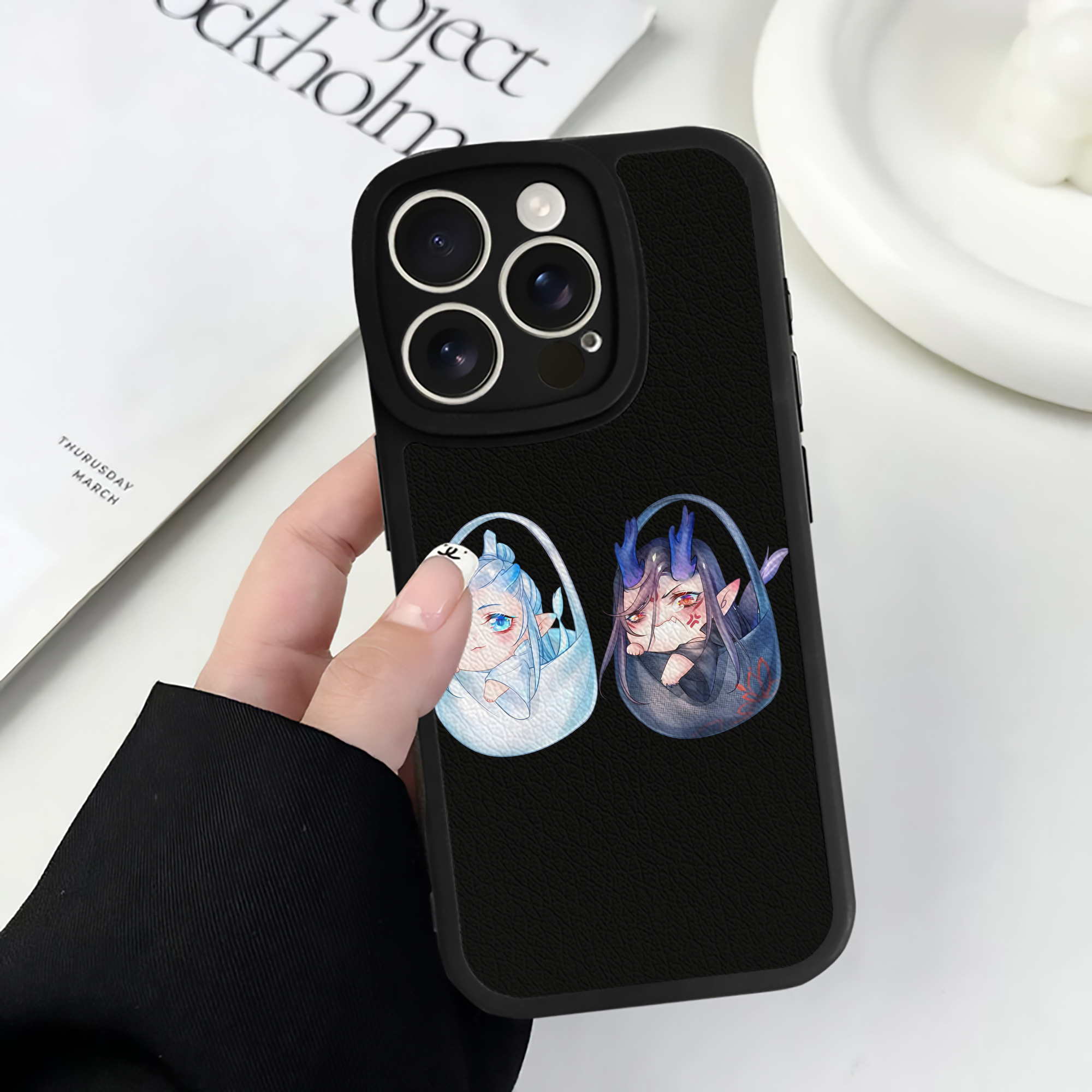 （画像用） Ne Zha 2 ナタ 魔童の大暴れ 【iPhone 16シリーズ対応】シリコンスマホケース（レザー調） 材質：シリコン